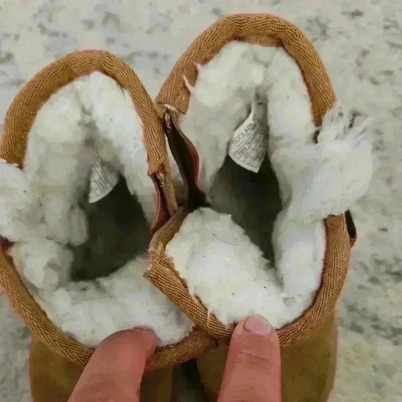 Ugg Kids Tan Victoria Mini Dots Suede Boots 8 - Picture 10 of 15